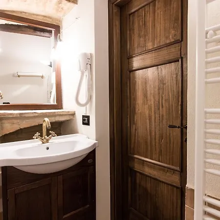 Domus In Castro Montecchio (Perugia)